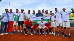 Тенис подвигът на младите ни таланти: Какво означава той за бъдещето ни в Купа "Дейвис"?