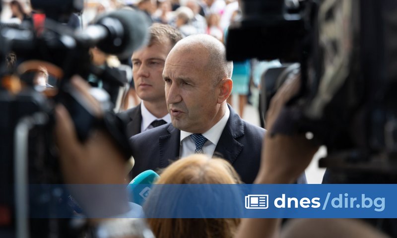 Президентът Румен Радев обяви за обречен петия вот на недоверие