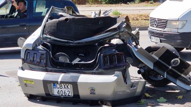 Видеозапис от охранителна камера публикуван във фейсбук показва секундите преди