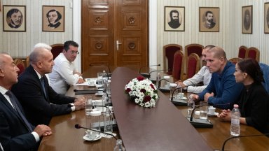 Президентът Румен Радев ще внесе сигнали в компетентните органи след среща с