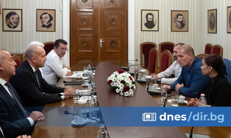 Президентът Румен Радев ще внесе сигнали в компетентните органи след среща с