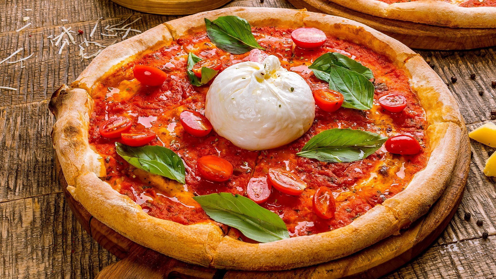 Бърза пица с бурата и босилек