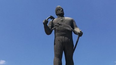 Издигат паметник на Стефан Караджа в Тулча, реплика на монумента в Русе