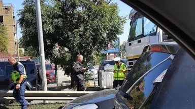 Пешеходец на 75 години е блъснат от в София съобщиха