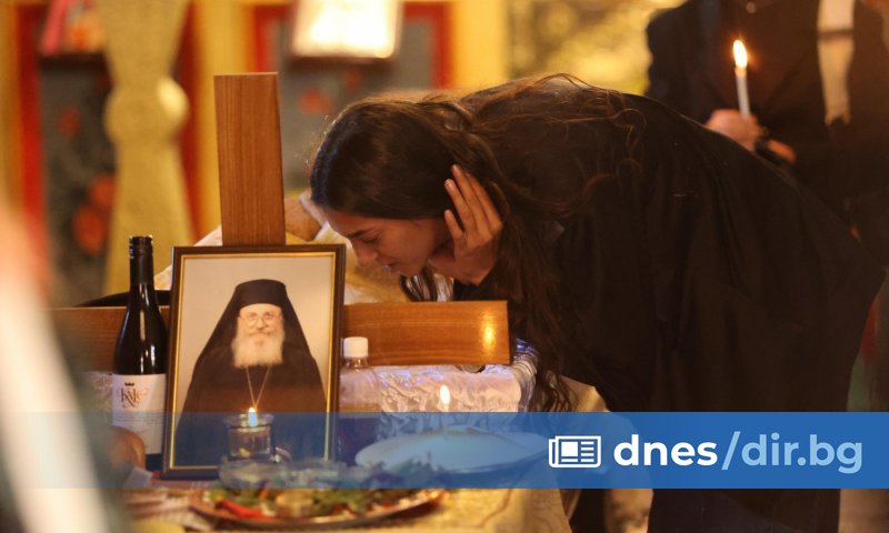В храм Света Троица в Нови хан се състоя опелото