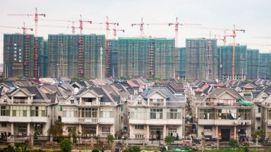 Защо Китай не може да овладее кризата на имотния си пазар