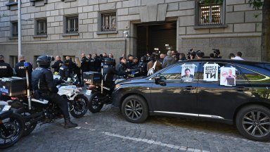 С напрежение блокади протести починал полицай и множество взаимни обвинения премина