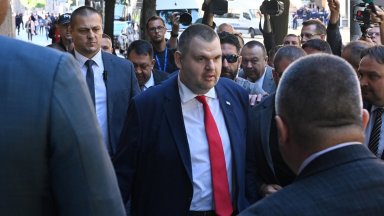 отговори на Ивайло Мирчев който по рано днес заяви че от