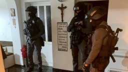 ГДБОП разби наркогрупа в Плевен (снимки)