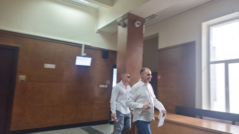 Разпитват над 40 свидетели и вещи лица за смъртта на Пламен Пенев след гонка с полицията
