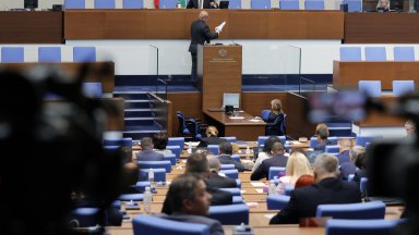 Парламентът гласува петия вот на недоверие към правителството на ГЕРБ