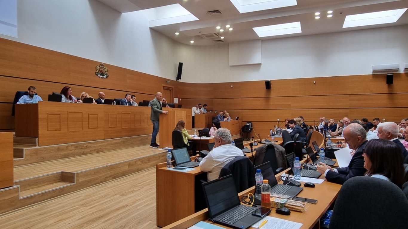 Пловдив затваря центъра за движение на стари коли за 7 месеца