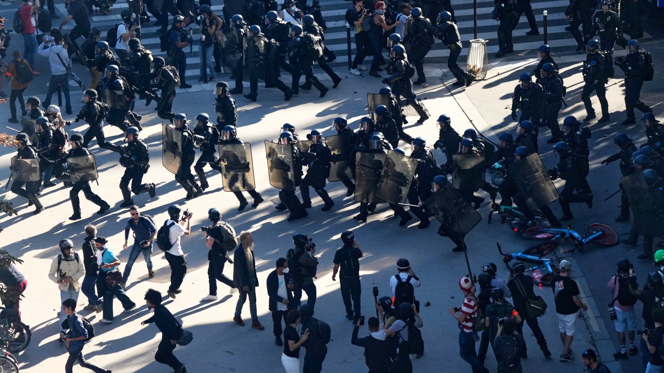 Протестът в Париж