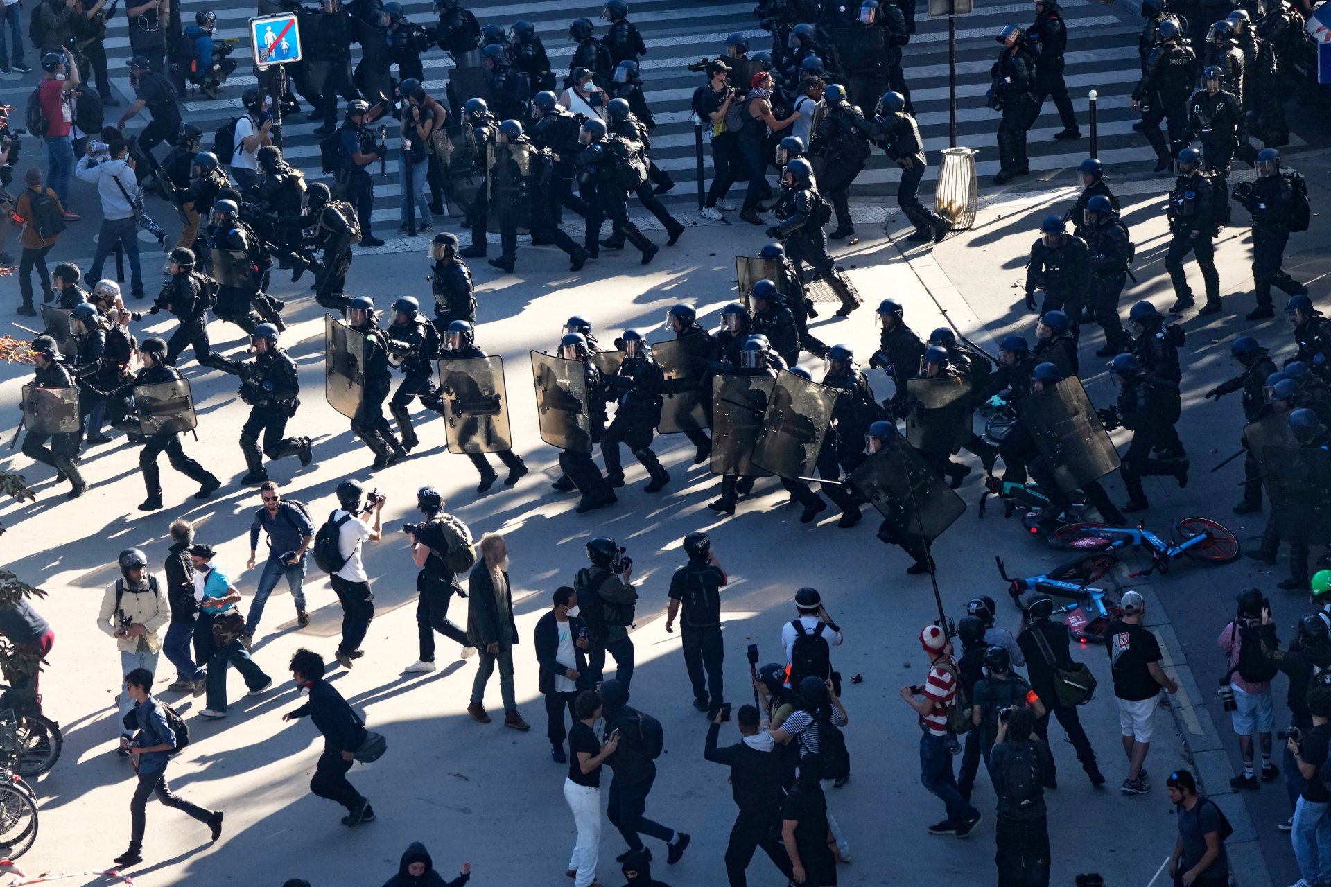 Протестът в Париж