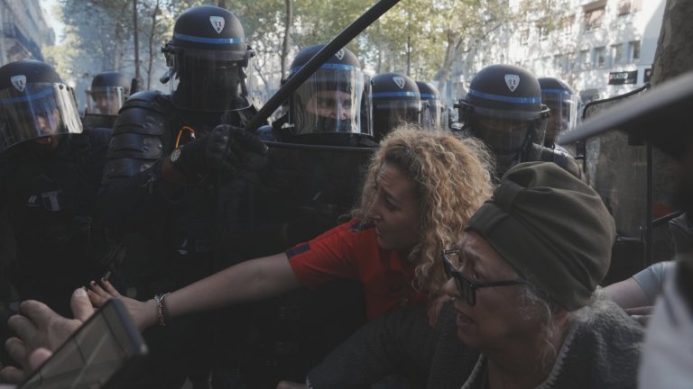 181 задържани на 700 протеста срещу намаляване на социалните разходи във Франция