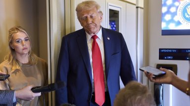 Американският президент Доналд Тръмп намекна че телевизии които го критикуват