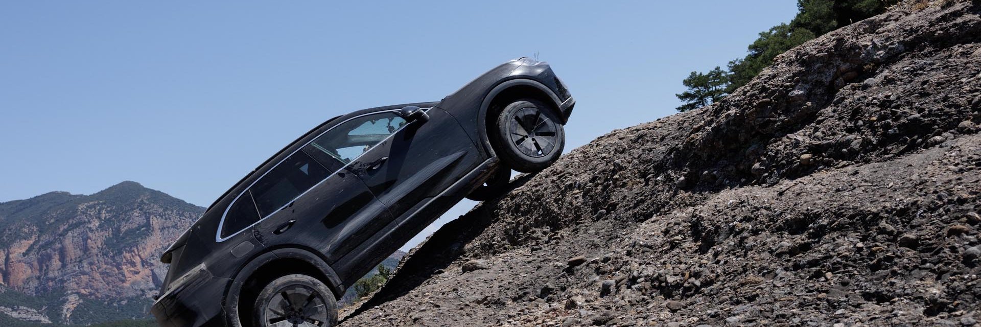 Новото Porsche Cayenne премина тестове при екстремни условия