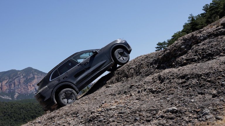 Новото Porsche Cayenne премина тестове при екстремни условия