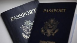 Тръмп иска забрана транссексуалните да отбелязват половата си идентичност в паспортите