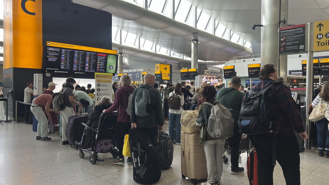 В подземния паркинг на Терминал 3 в лондонското летище Хийтроу