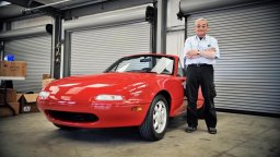 „Бащата“ на Mazda MX-5 Miata почина на 77 години