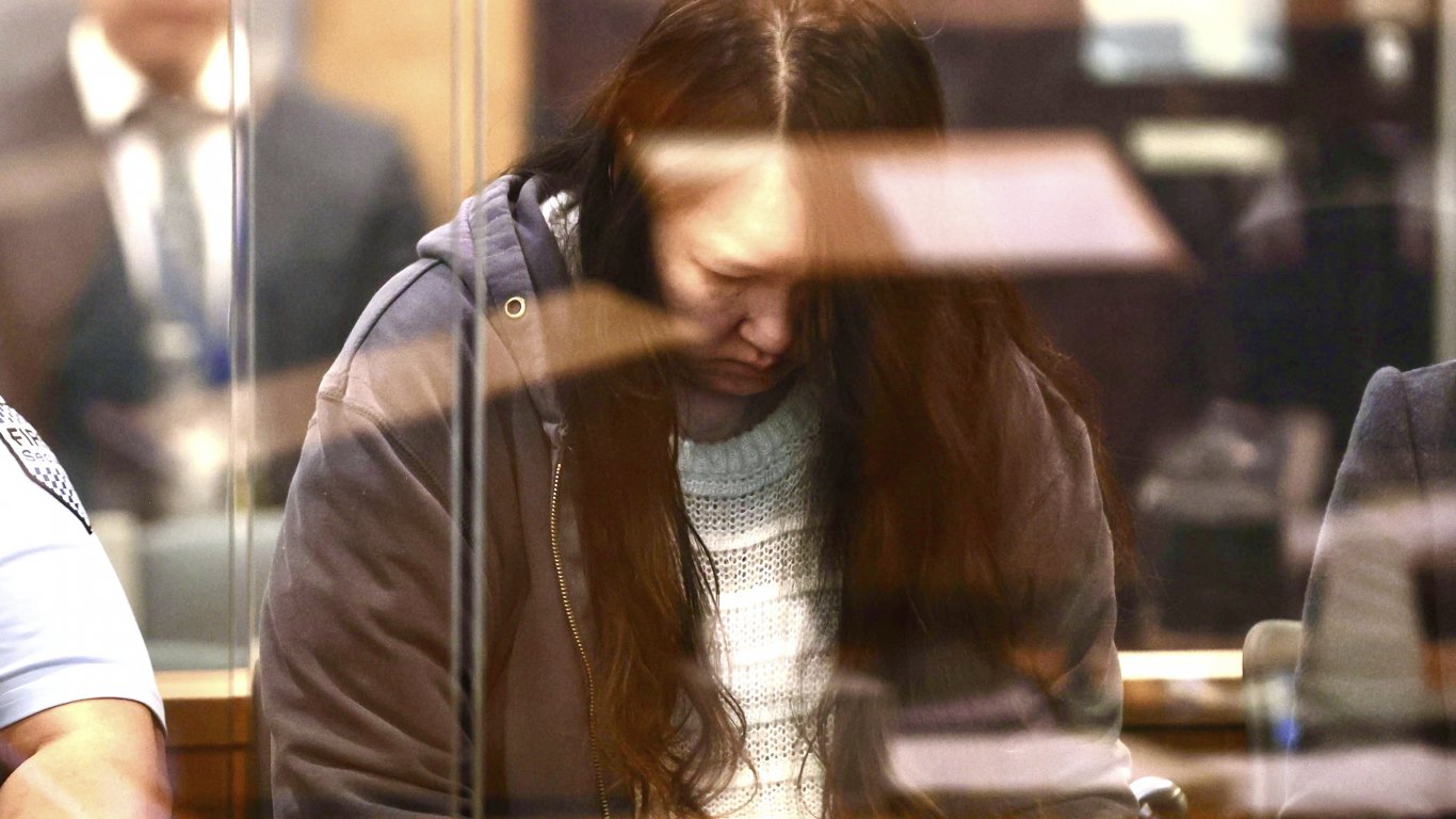 Приключи делото срещу жената, убила децата си и държала в куфари в новозеландски склад телата им