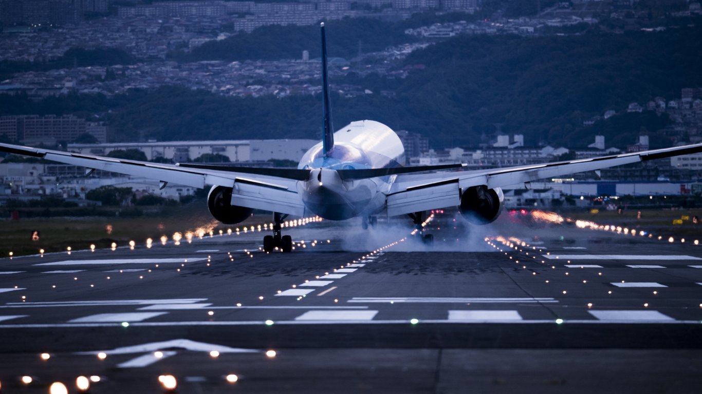 Едно от най-големите летища в света отвори отново врати след мащабен ремонт 