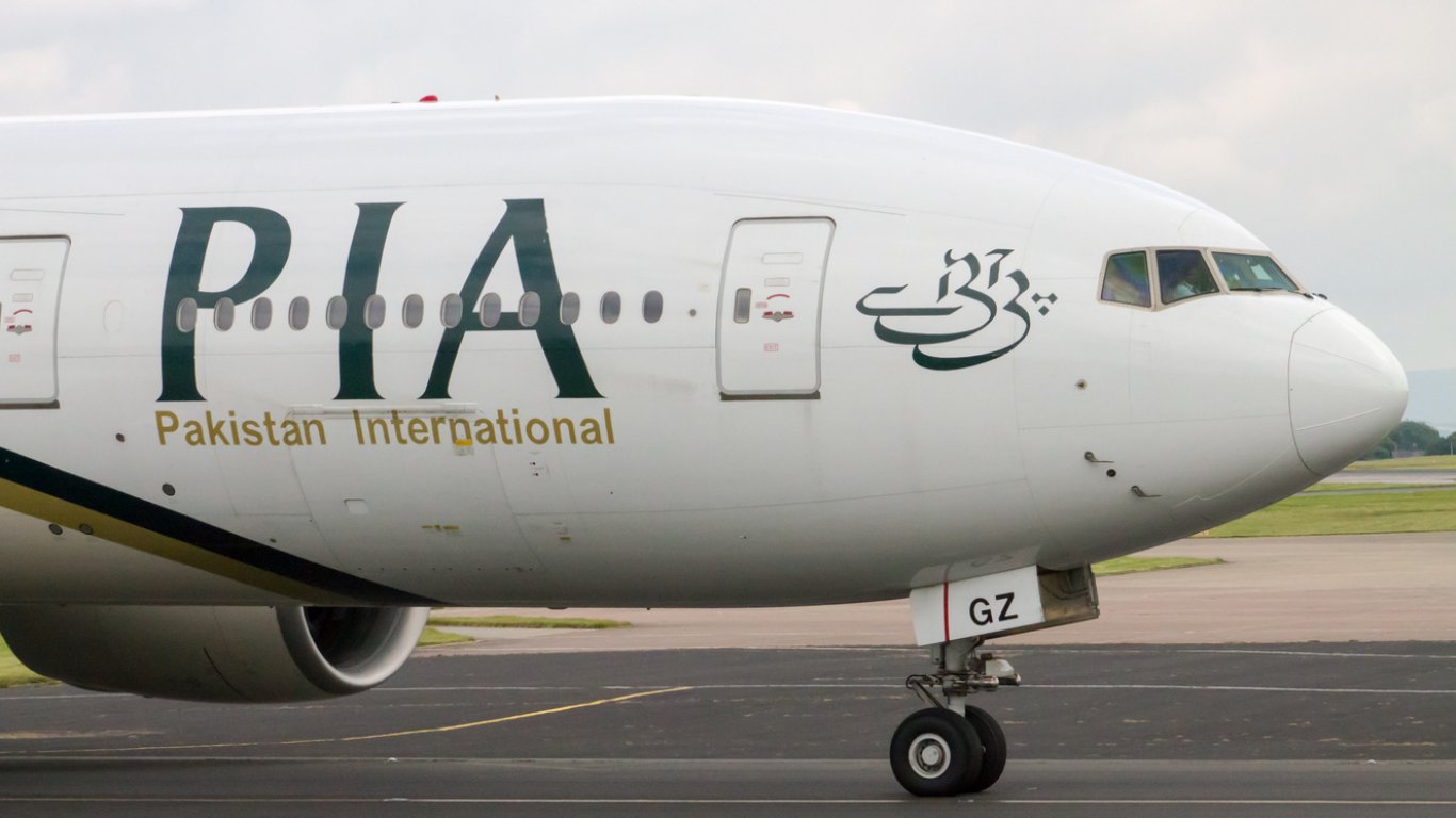 Великобритания разреши на Pakistan International Airlines отново да извършва пътнически  полети до Острова