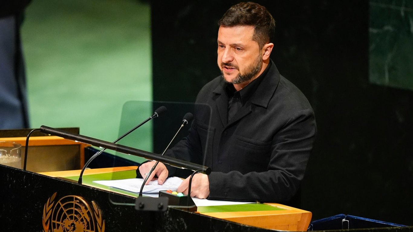 Зеленски разкрива американския план: Отстъпване на Донецк за мир