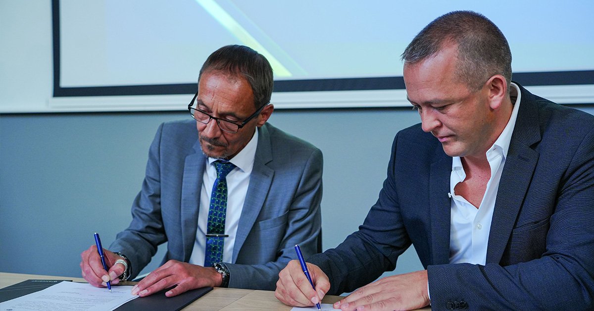 проф. д-р Георги Венков, ректор Технически Университет-София и Иво Георгиев, изпълнителен директор на Amusnet