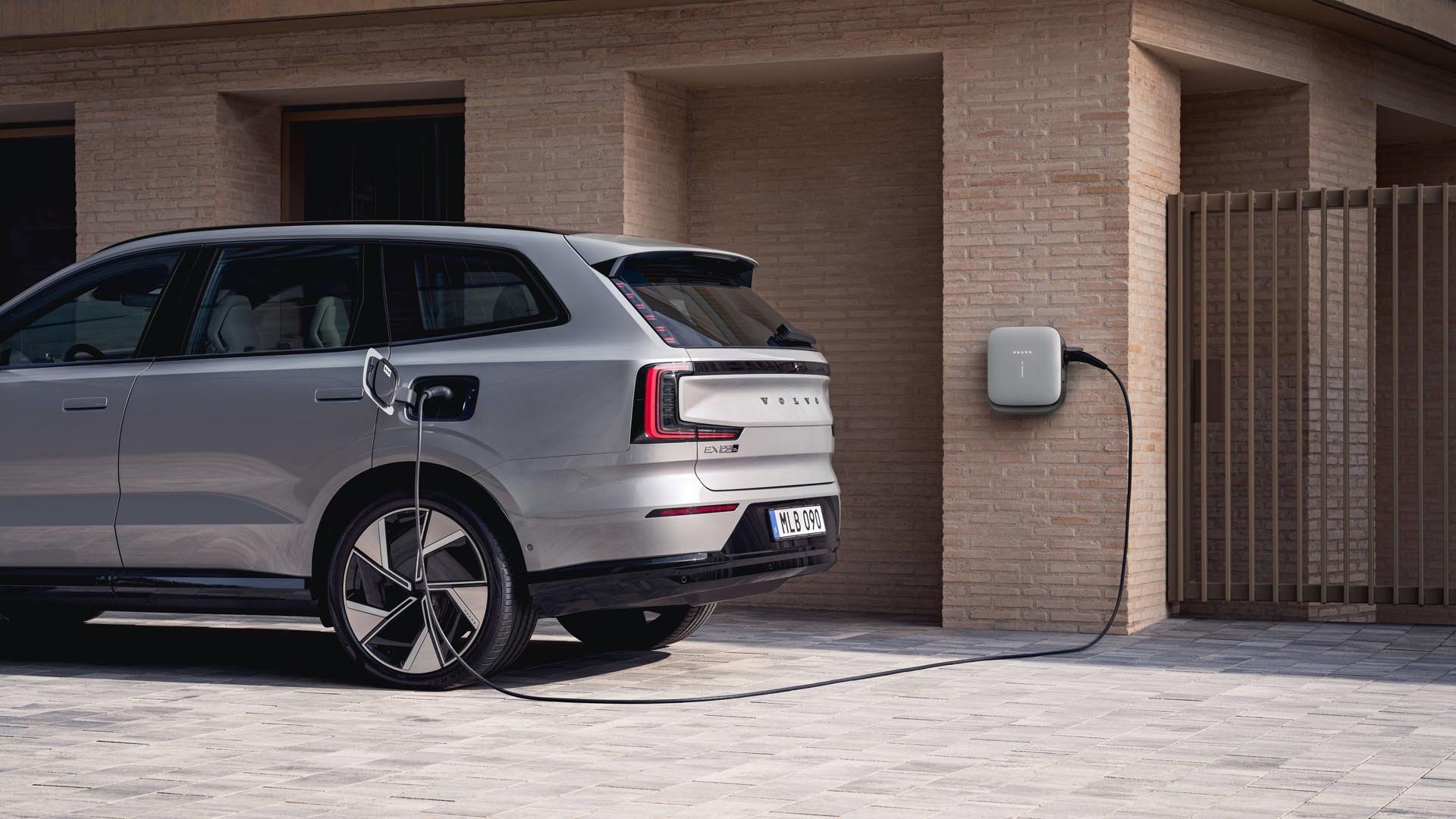 Volvo EX90 