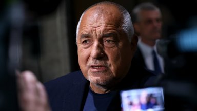 Лошо възпитание държавен глава така не може да говори ако