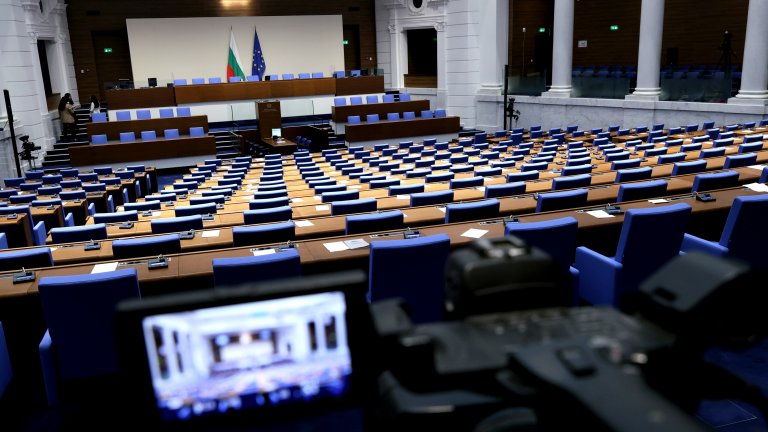 Трети ден без кворум и НС закри работната седмица без да заседава