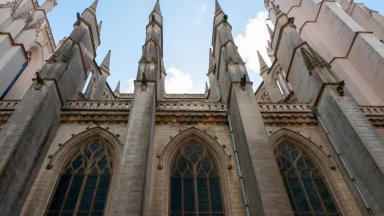 Катедралата в Нант отваря отново врати след пожара през 2020 година