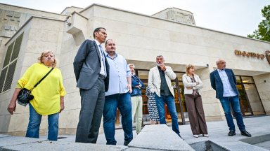 Въпреки всички съмнения и изкуствено създадени кризи проектът за