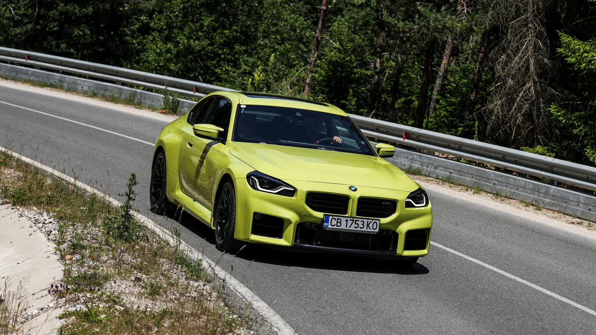BMW M2 се превръща в олицетворение на чистата радост от шофирането