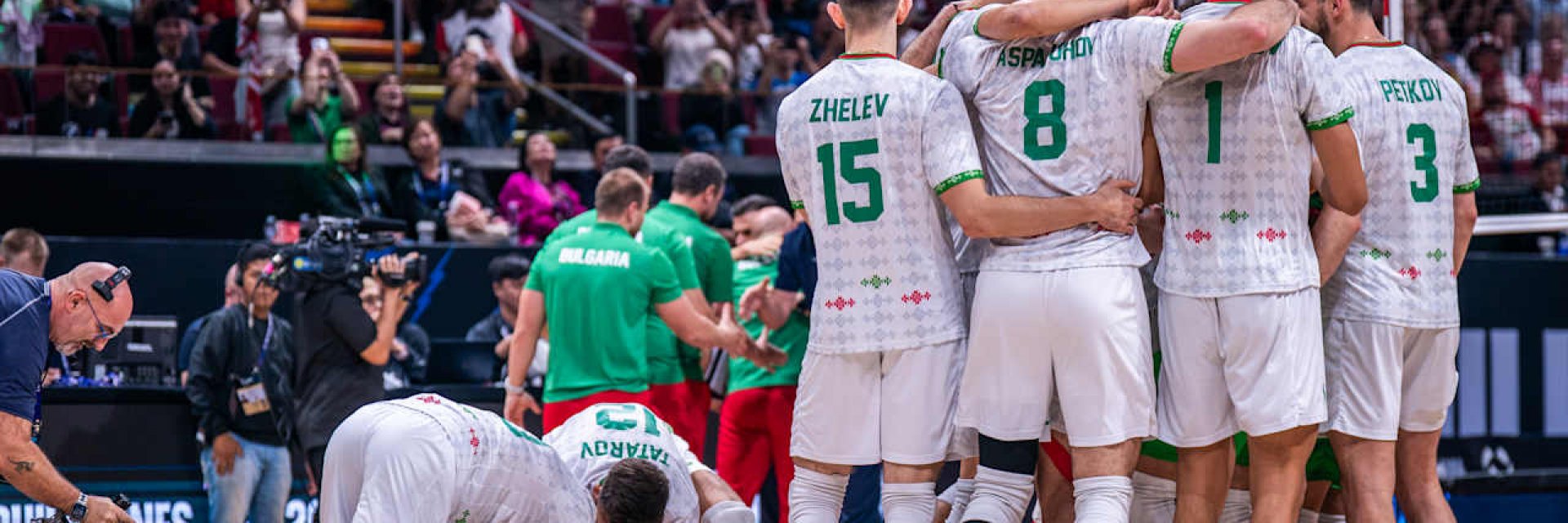 Емоциите и отзивите след волейболния подвиг на България