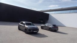 Porsche представи новите модели Cayenne и Taycan Black Edition
