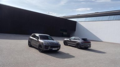 Porsche представи новите модели Cayenne и Taycan Black Edition