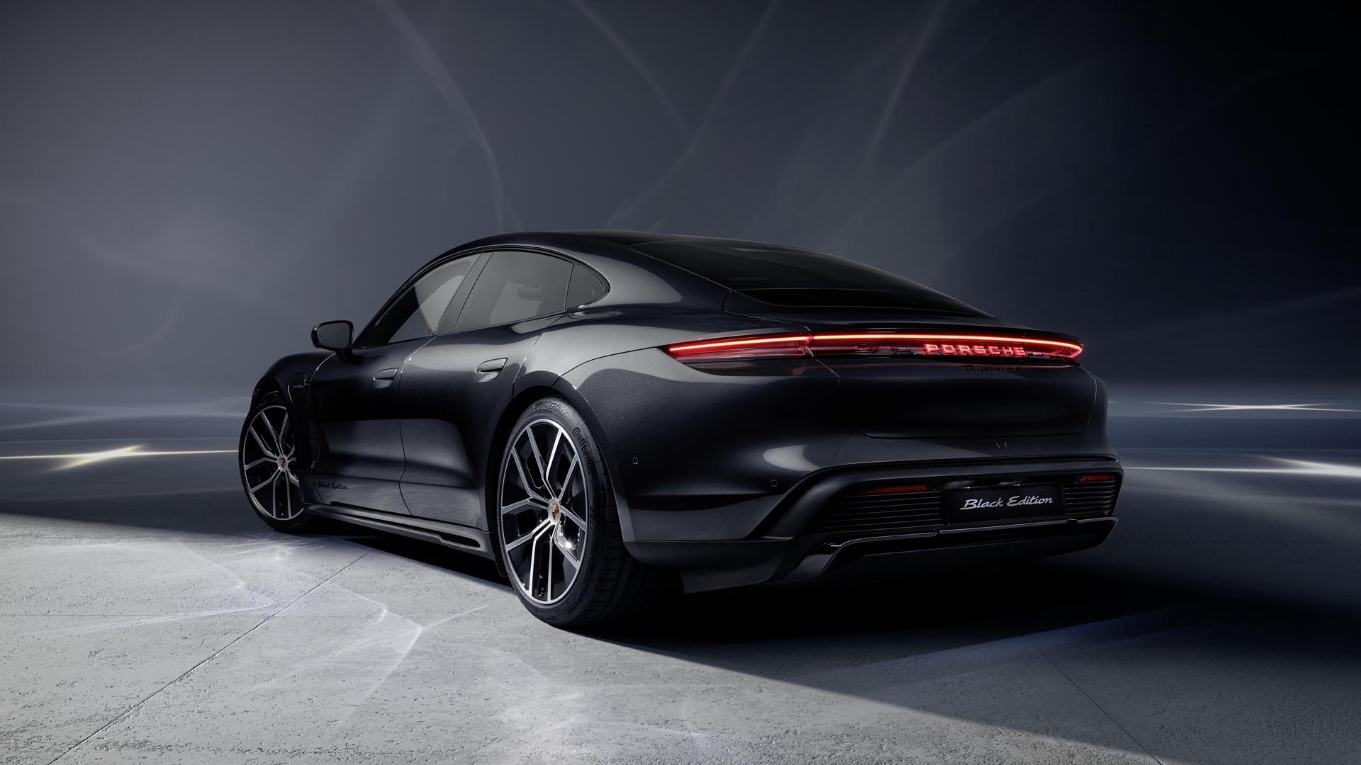 Porsche Taycan Black Edition
