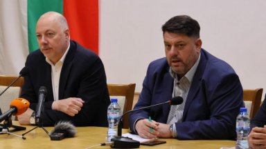 От днес се водят разговори между официалните участници в управляващата