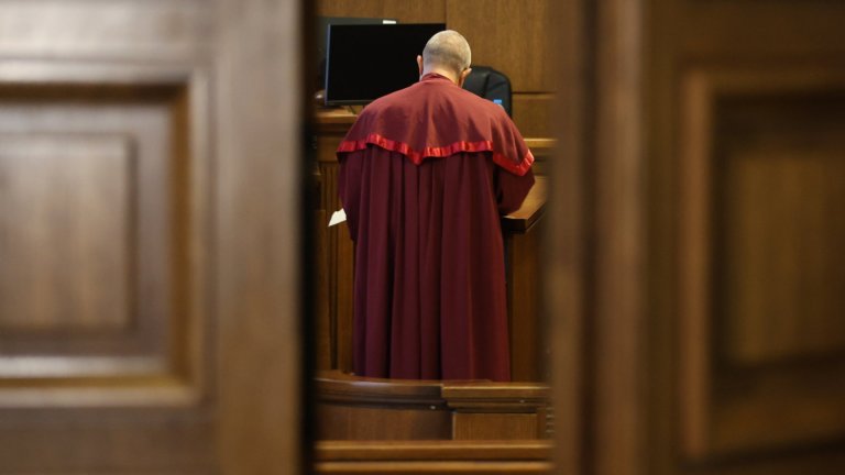 Прокуратурата още не знае къде е Пепи Еврото, а делото срещу него продължава с разпити