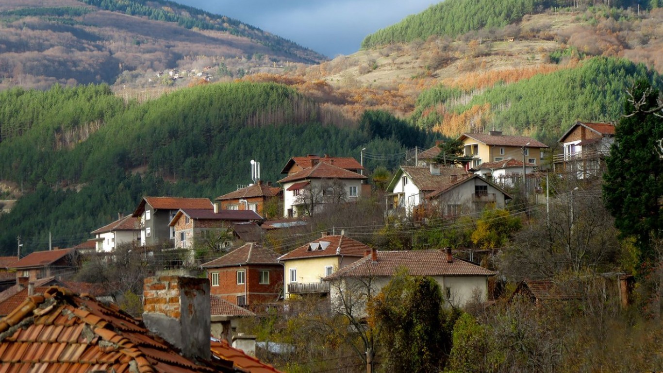 С близо 10% ръст на туристи е приключил летният сезон в Баните