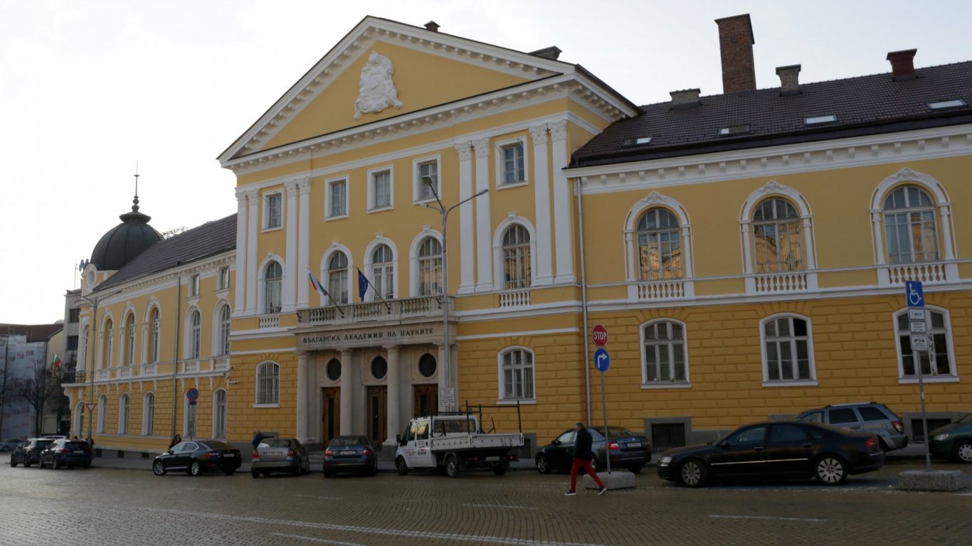 В Топ 2025 на Станфорд влязоха 57 наши учени, сред тях Николай Денков