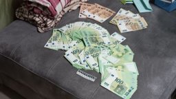 Инспекторите от ДАИ рекетирали екипа на Роби Уилямс с Google преводач, взели им 500 евро (снимки)