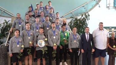 България посреща своите шампиони - вторите в света (на живо)