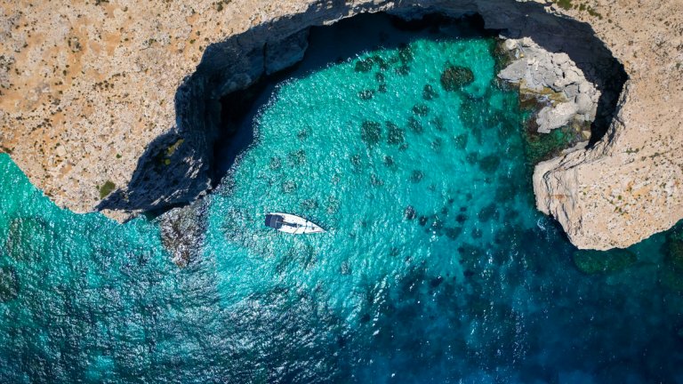 Коя е страната, която може да прекосите само за 45 минути?