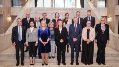 Киселова събра посланиците от ЕС за първи път на работна закуска в Бояна 
