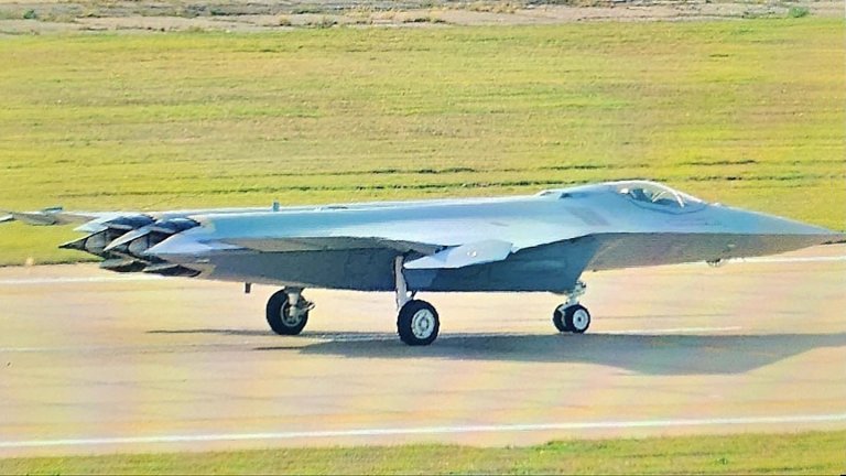 Теч от Китай разкрива най-ясните досега снимки на най-новия им изтребител