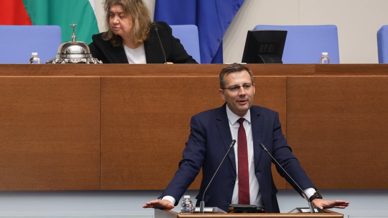 Парламентът вкара в дневния ред комисия за премиерския хотел "Хаяши", но отказа за Сорос